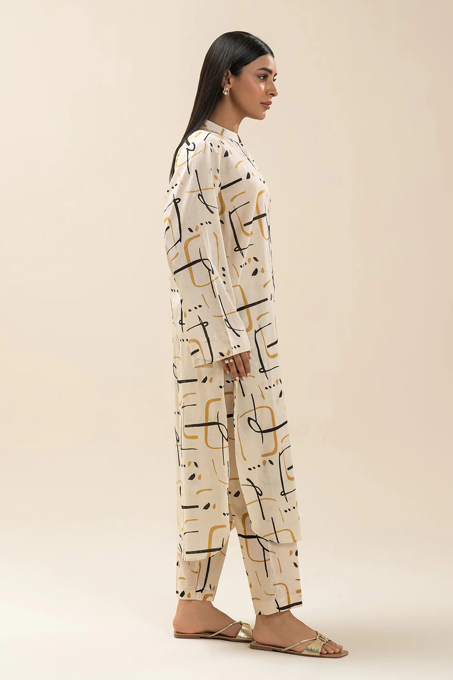 2 PIECE PRINTED LAWN SUIT (PRET)